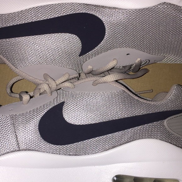 Nike Air Max - Picture 8 of 8